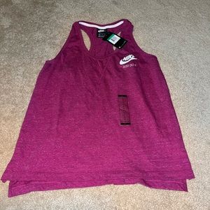 🏷 NWT! Nike - Women’s Slim Fit Magenta Tank - XL